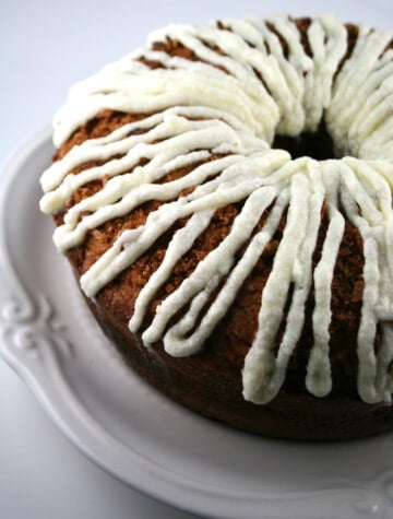 Streusel Spice Cake - Mom Loves Baking