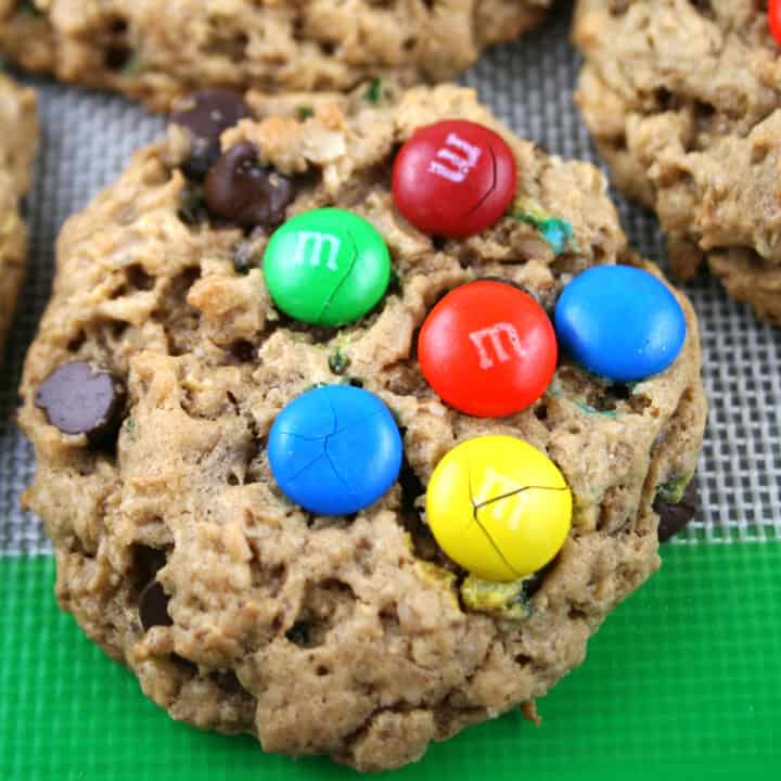 Christmas Monster Cookies & Holiday Baking Recipes - Mommy Hates