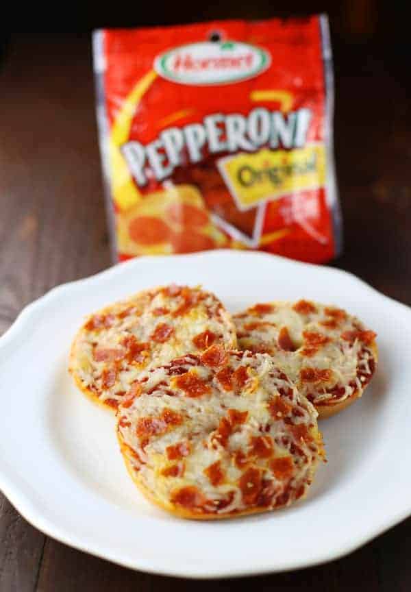 Mini Bagel Pizzas with Pepperoni Baking Mom - Loves