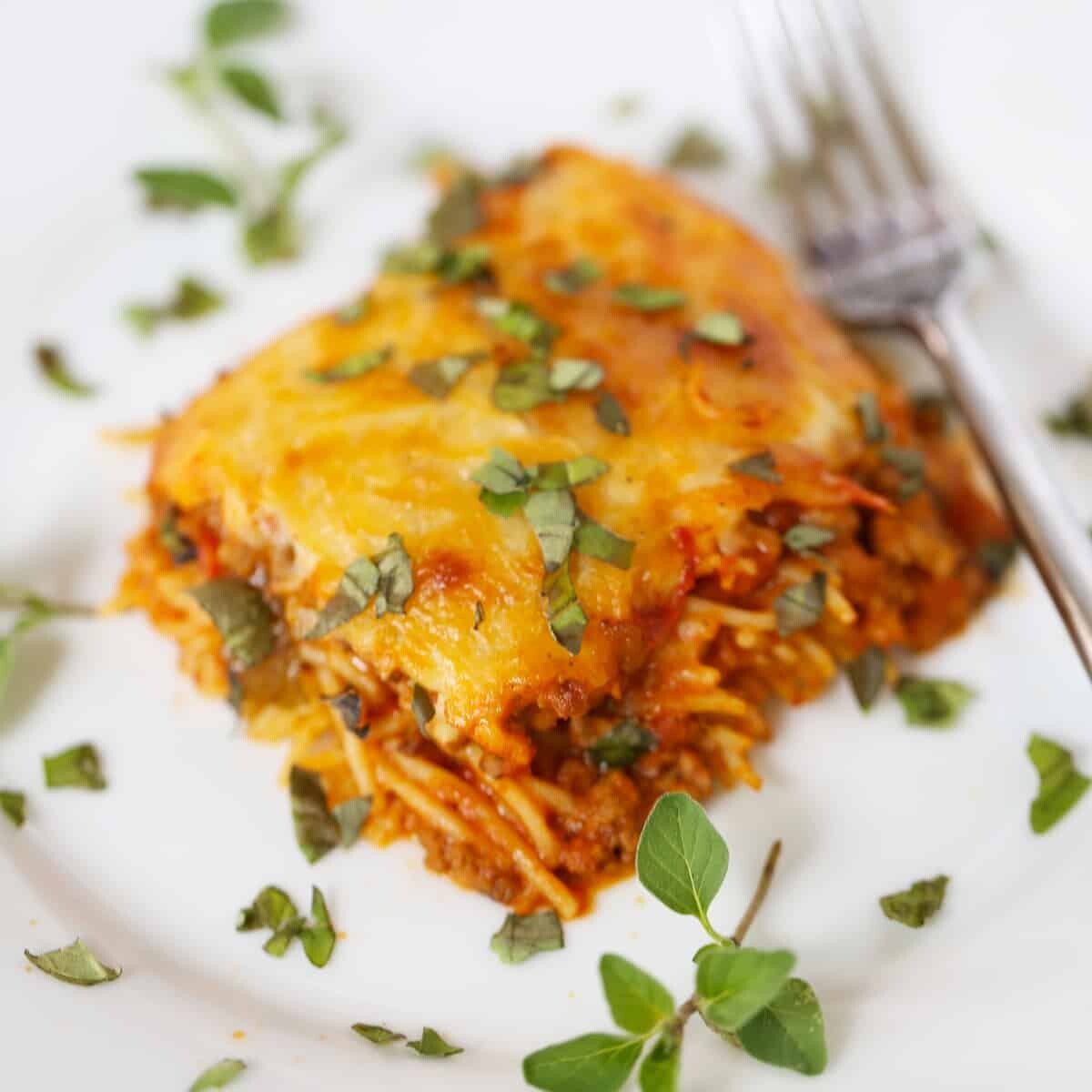 https://www.momlovesbaking.com/wp-content/uploads/2017/08/Baked-Spaghetti-SQ-e1658334724204.jpg