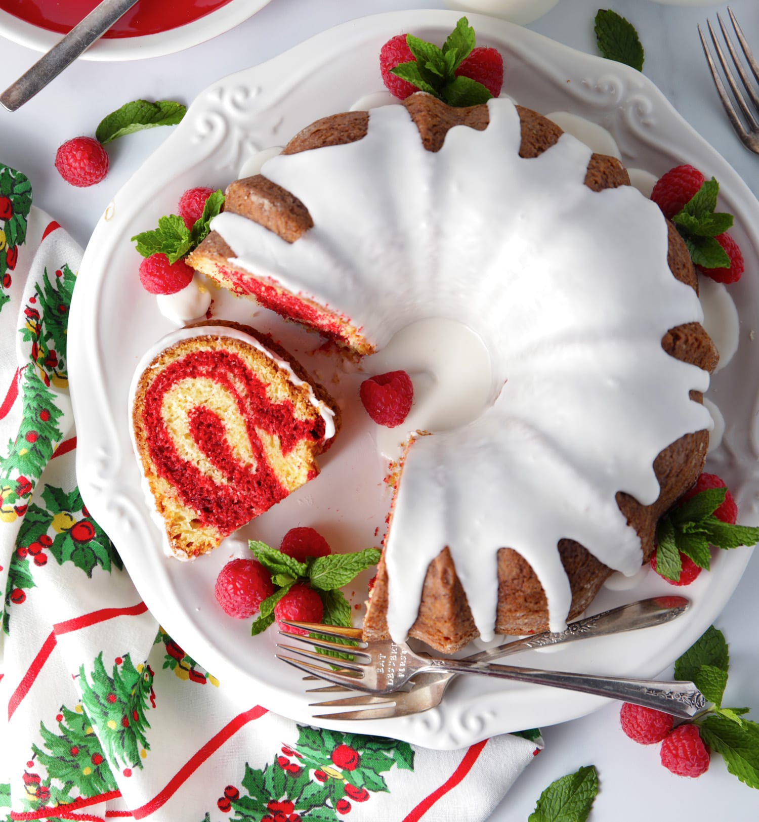 Christmas Bundt Cake - A Festive Red and Green Holiday Cake!