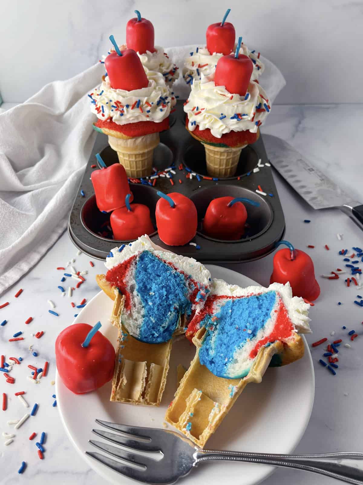 https://www.momlovesbaking.com/wp-content/uploads/2023/05/July-4th-cupcakes.jpg