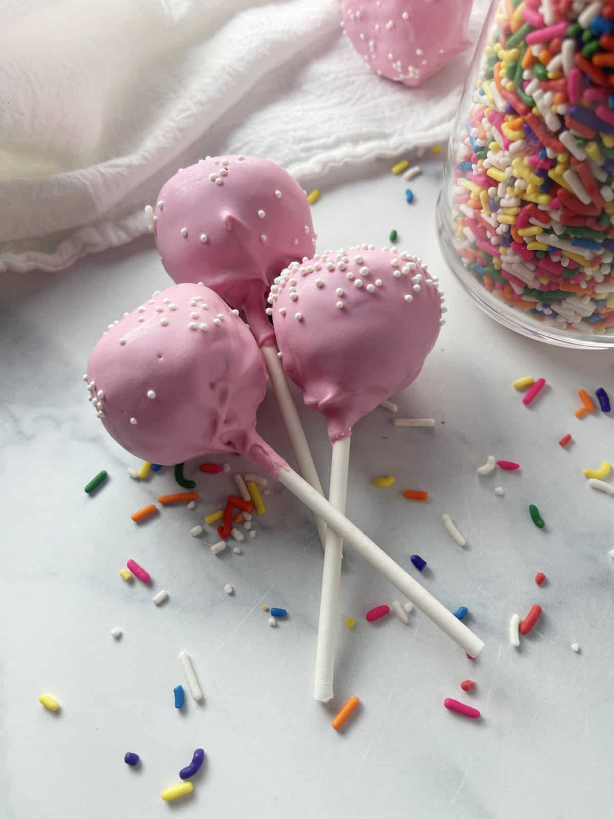 The best homemade cake pops recipe.